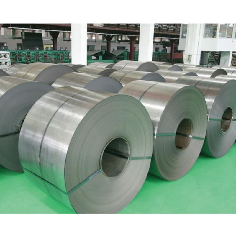 How do SPCC cold plates perform in terms of heat dissipation?